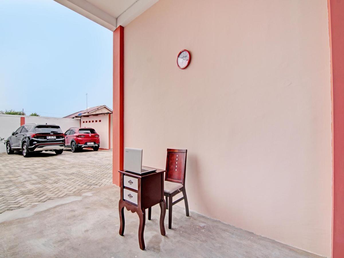 Hotel Oyo 92946 Dekna Syariah Pekanbaru