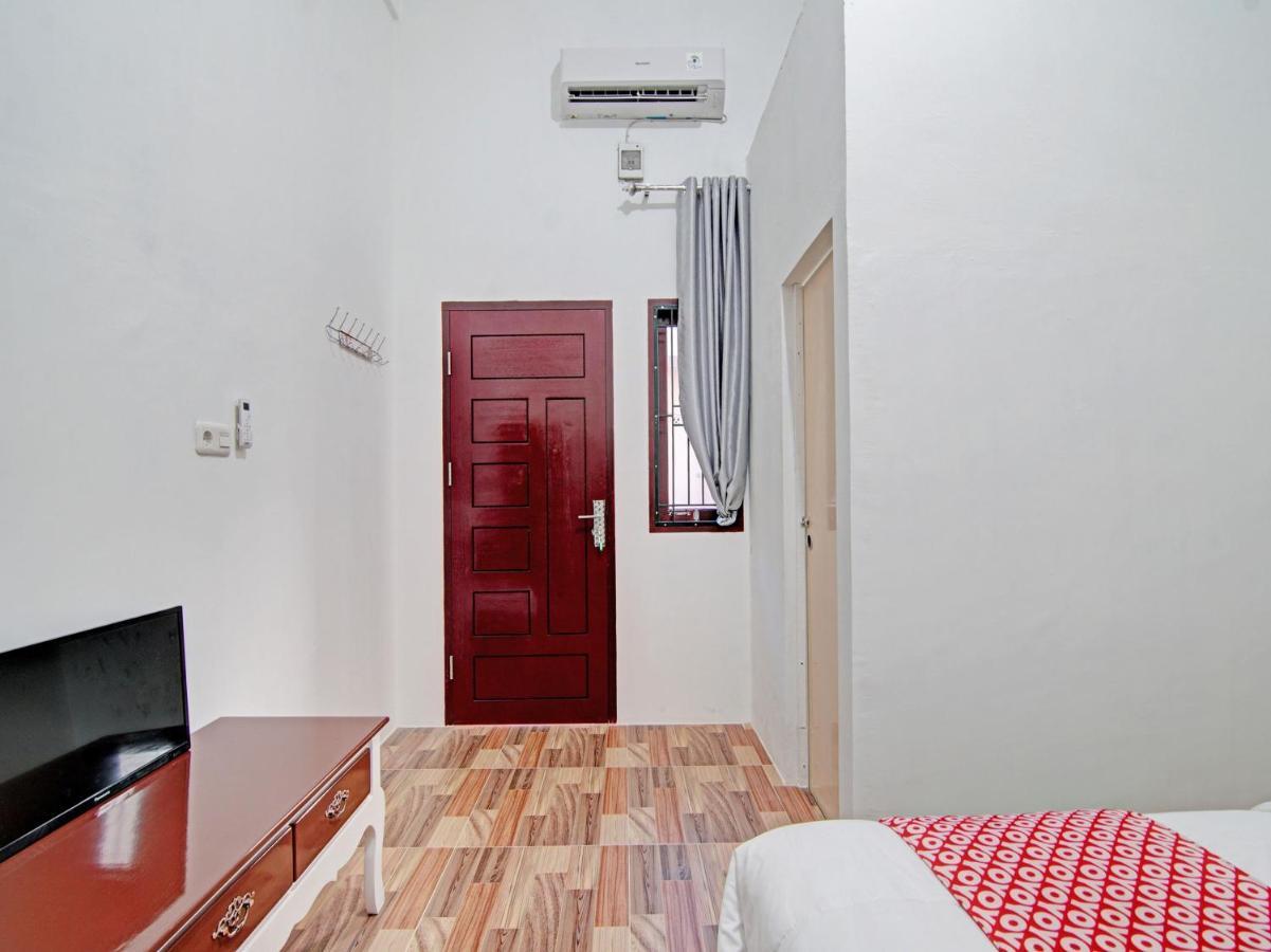 Hotel Oyo 92946 Dekna Syariah 2*