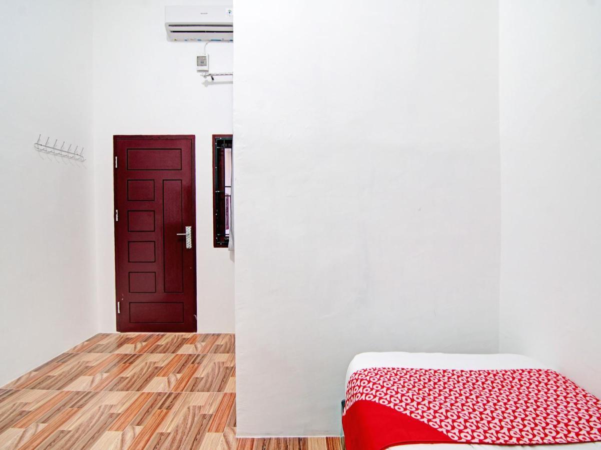 Oyo 92946 Dekna Syariah Hotel Pekanbaru